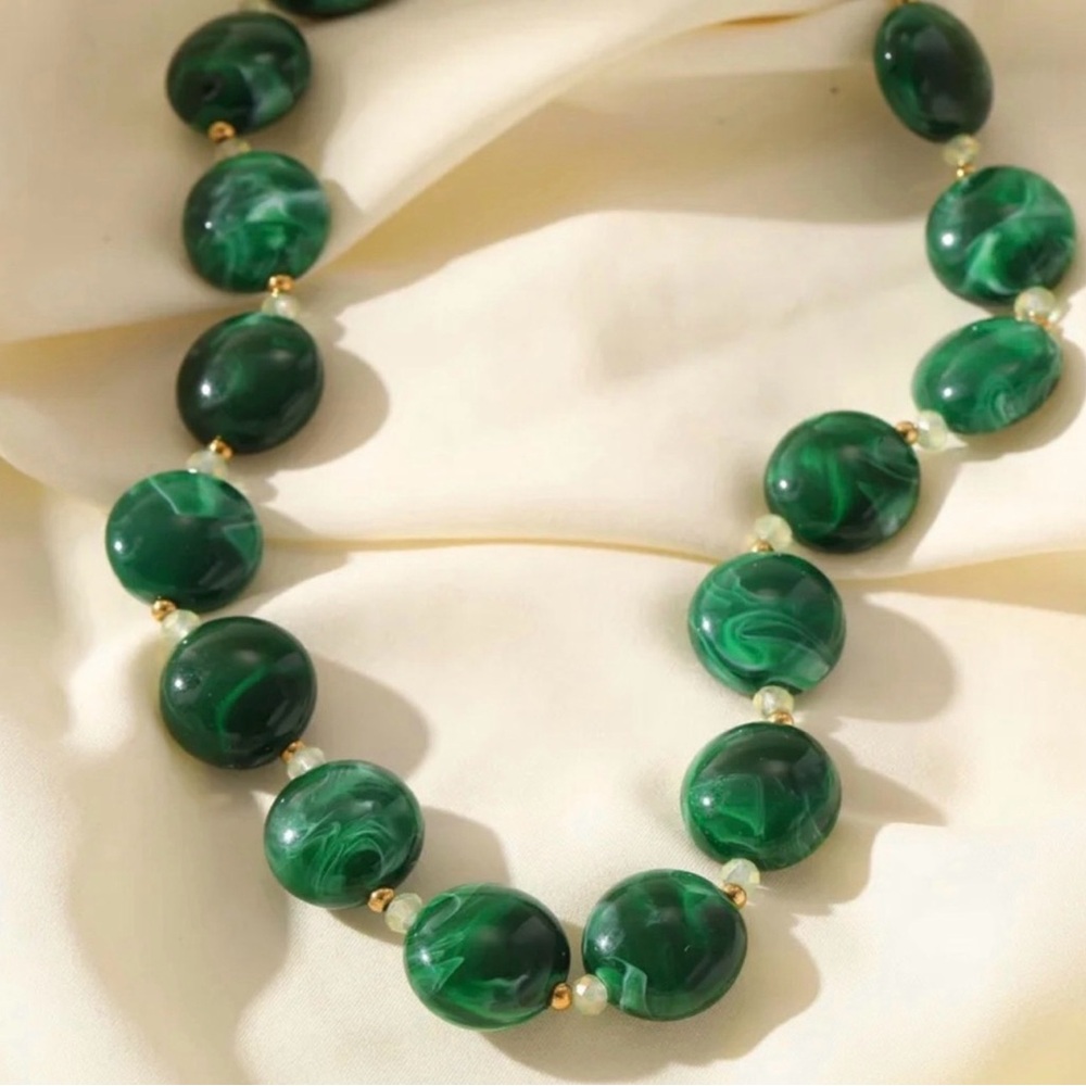 Green Marbled Beaded Necklace - trendy design